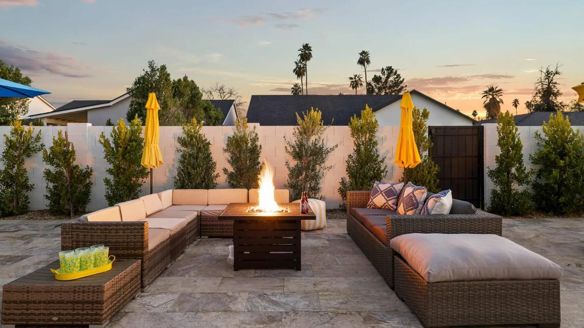 Montecito Luxe Home - 3-Villa Retreat With Pool Courtyard フェニックス 0*,