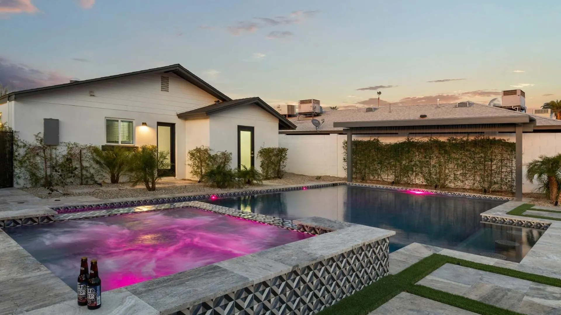 Montecito Luxe Home - 3-Villa Retreat With Pool Courtyard フェニックス 米国